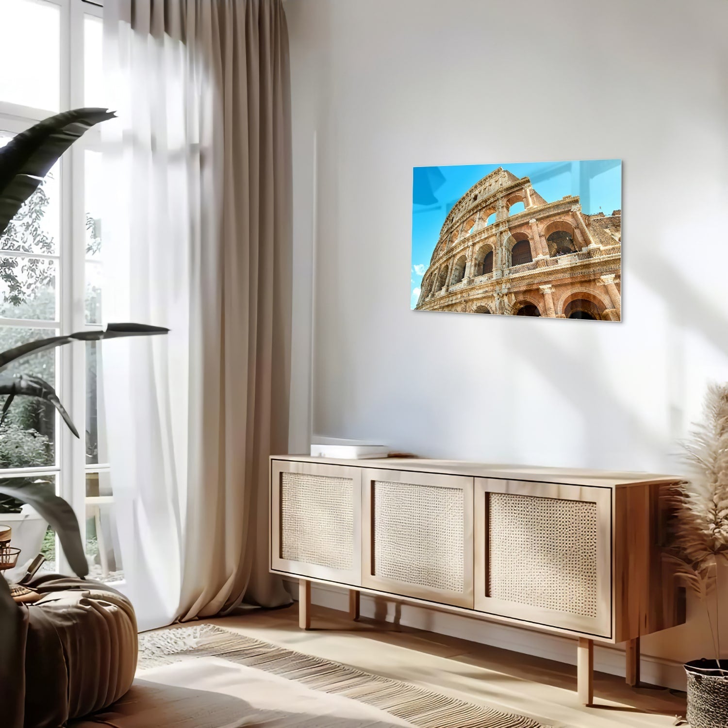 Een glazen schilderij van het Colosseum in Rome met een blauwe lucht achtergrond.