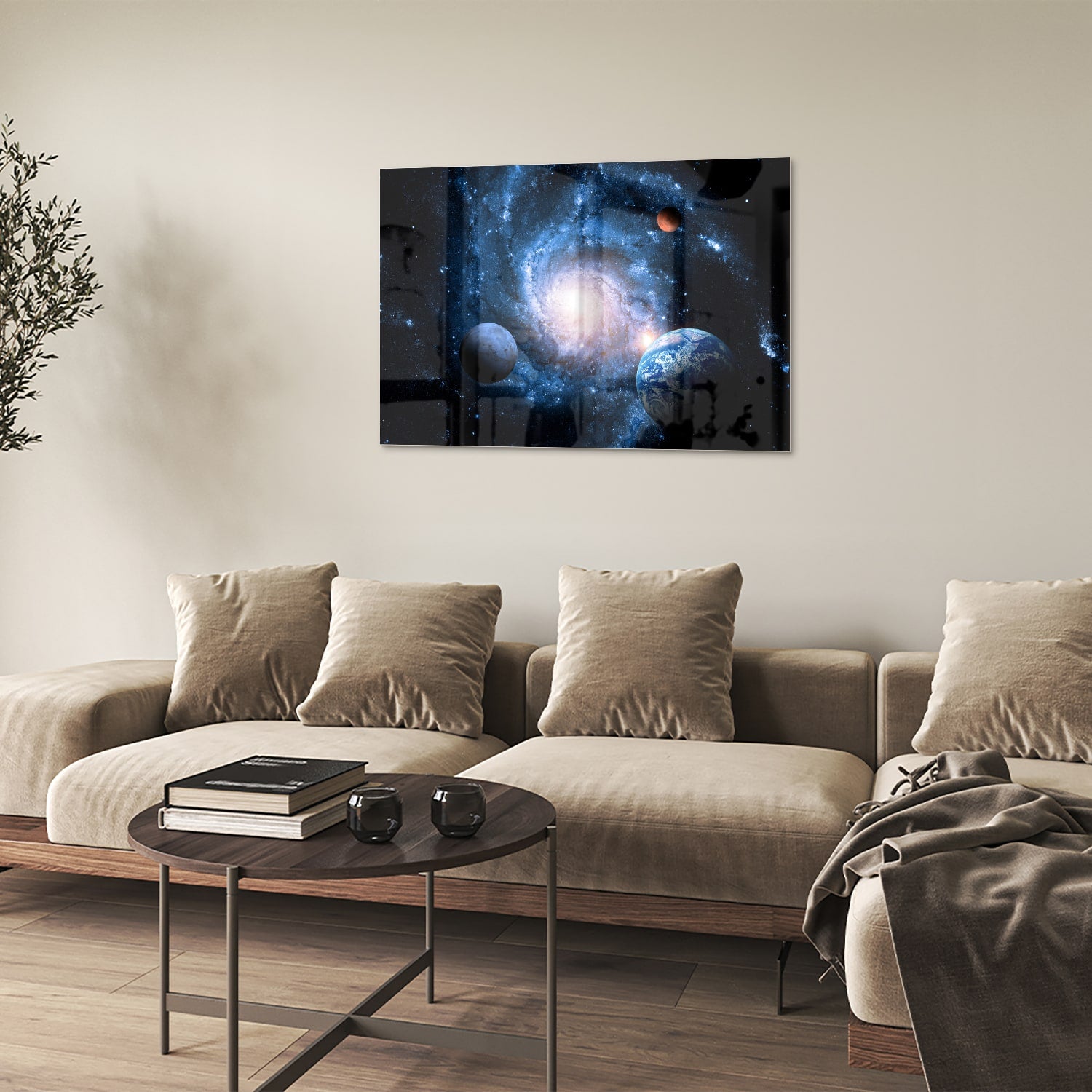 Glazen schilderij van het heelal met sterren en planeten, hangend aan de muur