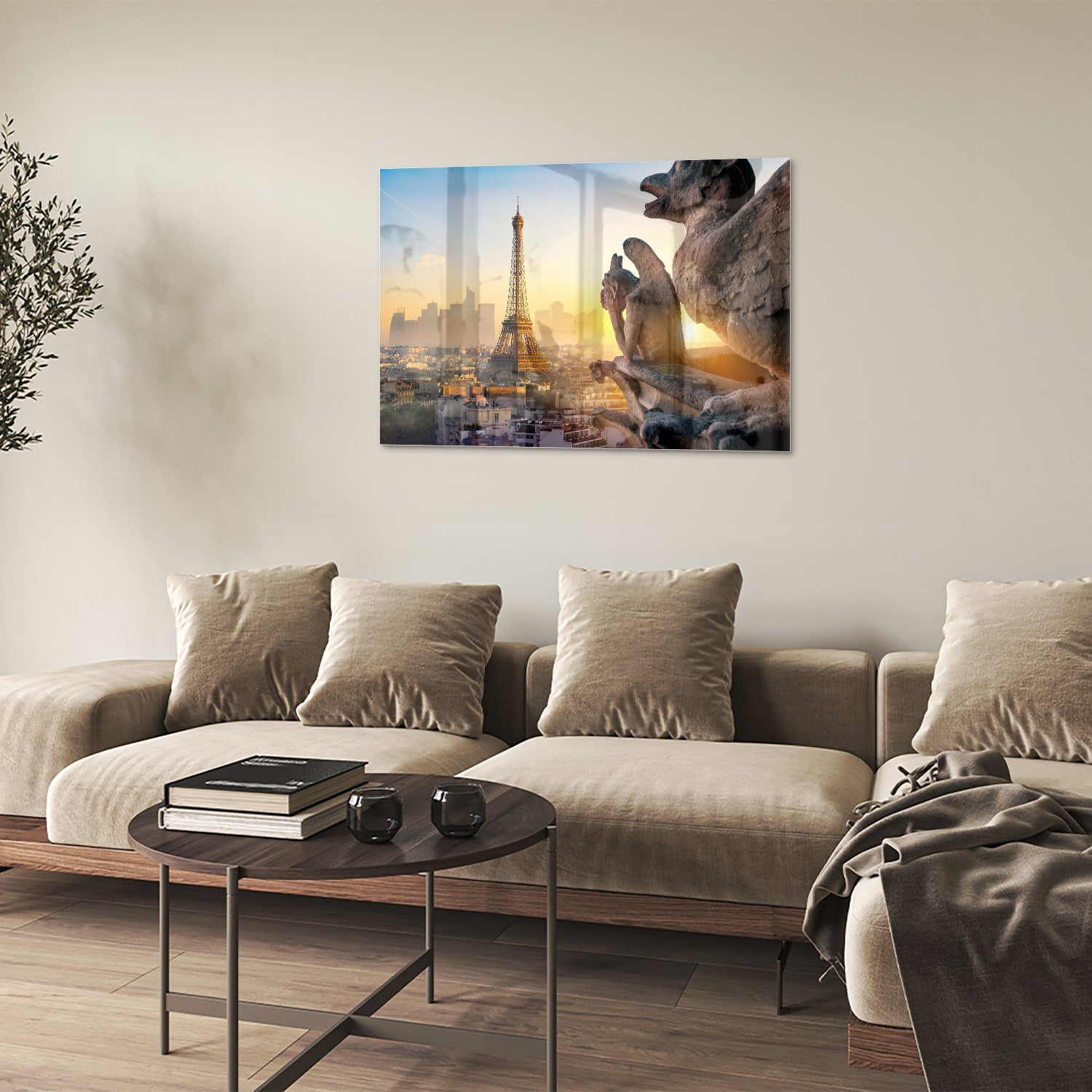 Glazen schilderij met de Eiffeltoren tijdens zonsondergang boven Parijs.