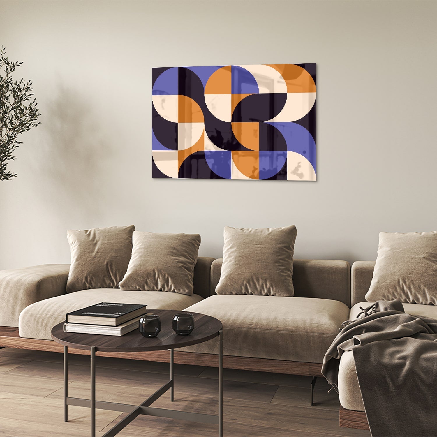 Abstract glazen schilderij met blauwe en oranjekleurige vormen, perfect voor moderne interieurs.