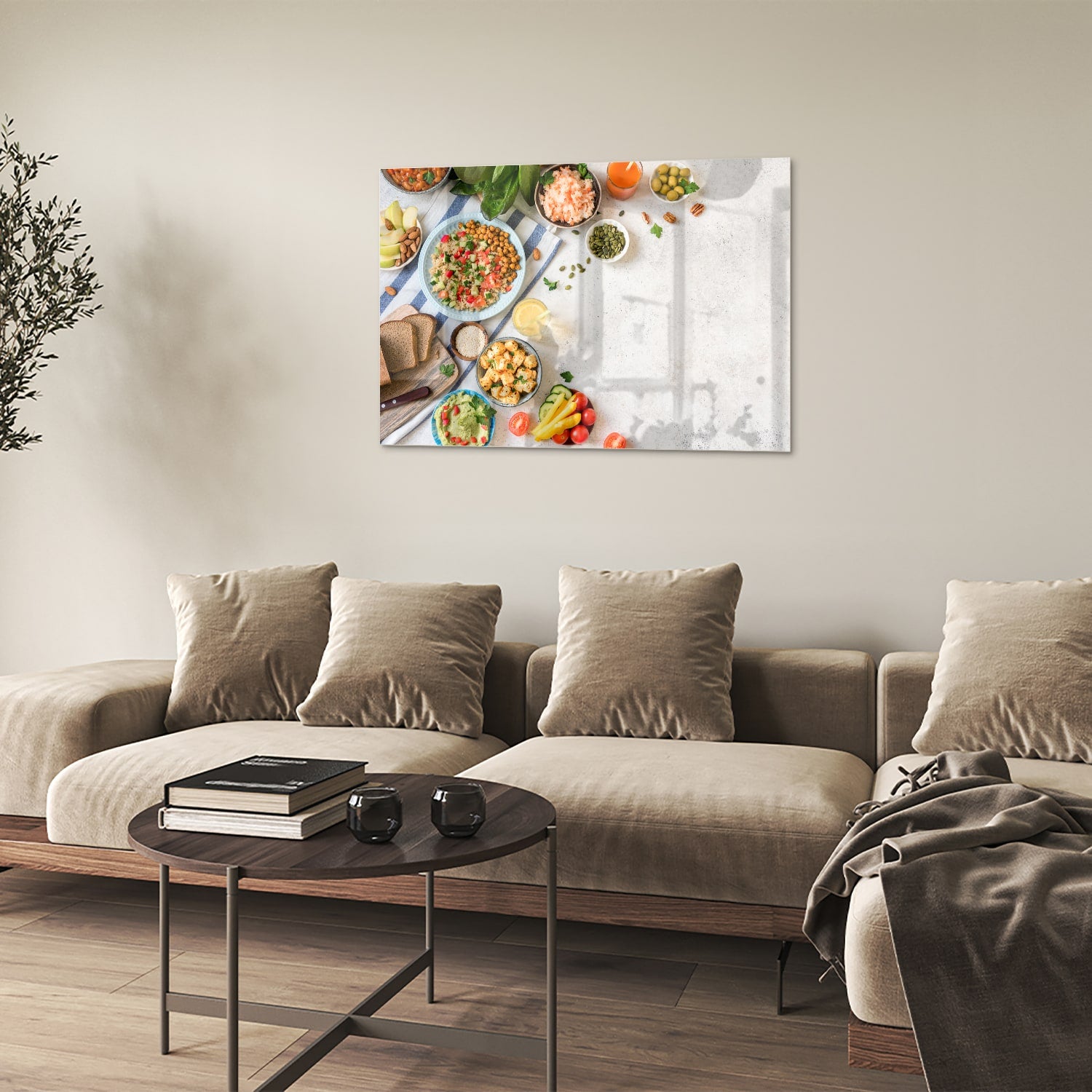 Kleurrijk glazen schilderij met een variteit aan verse gerechten en ingredinten, ideaal voor keukeninspiratie.