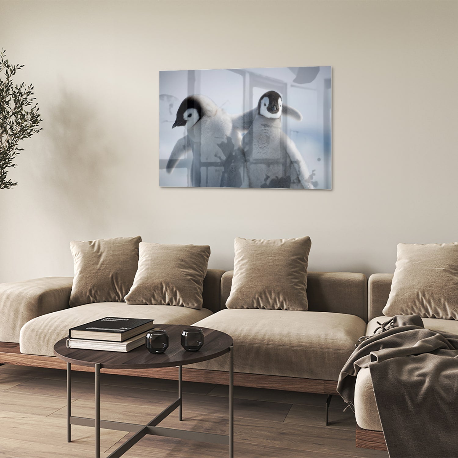 Glazen schilderij van twee pinguns in een winterlandschap.