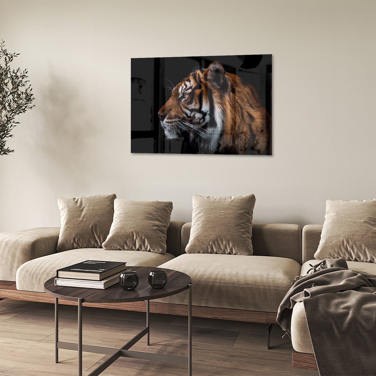 Glazen schilderij van een tijger met focus op het hoofd.