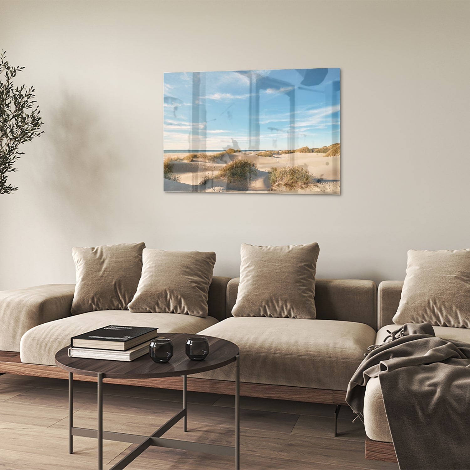 Glazen schilderij met duinen en een heldere blauwe lucht