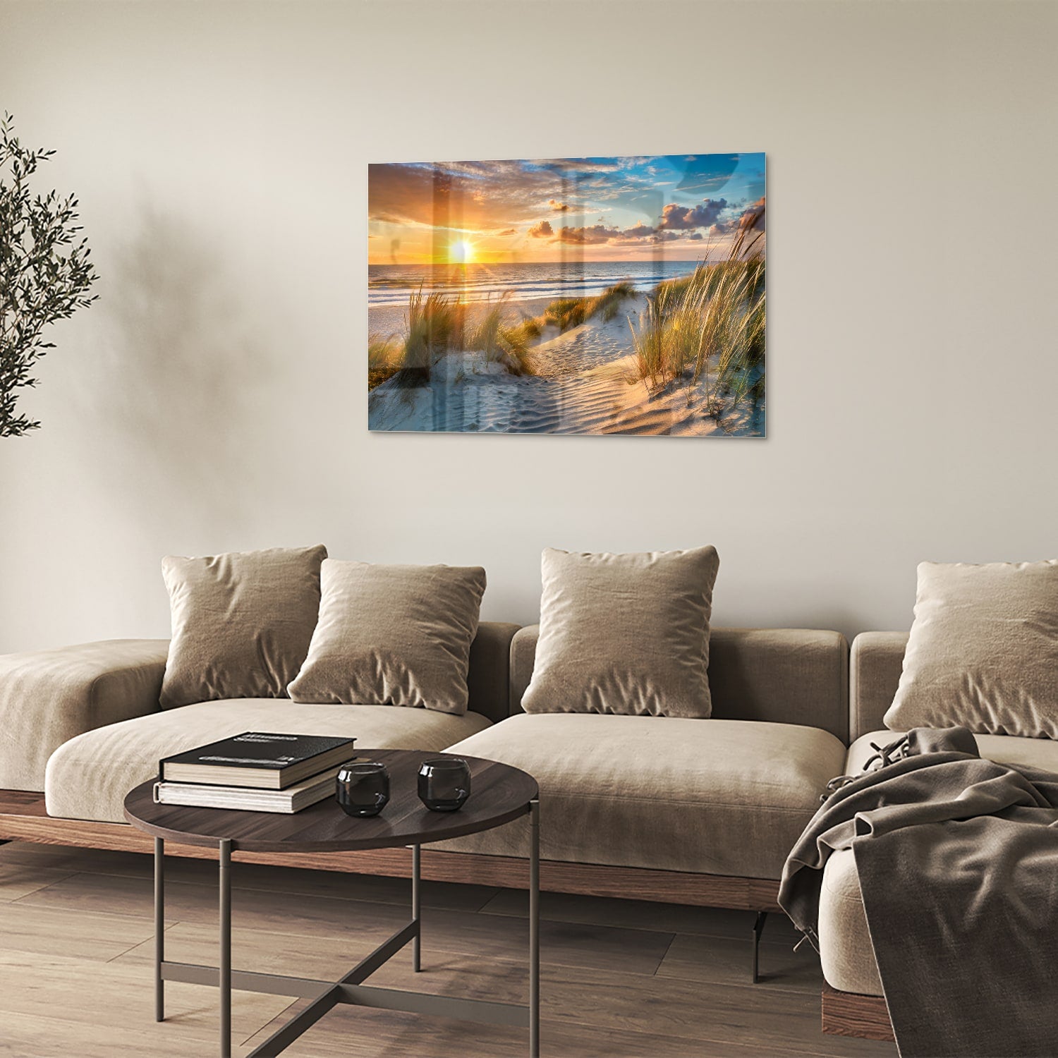 Glazen schilderij van een zonsondergang bij het strand met duinen en gras