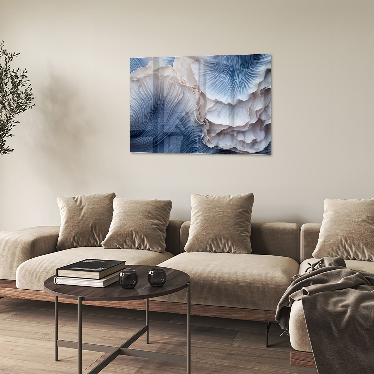 Glazen schilderij met blauw-witte patronen in modern interieur