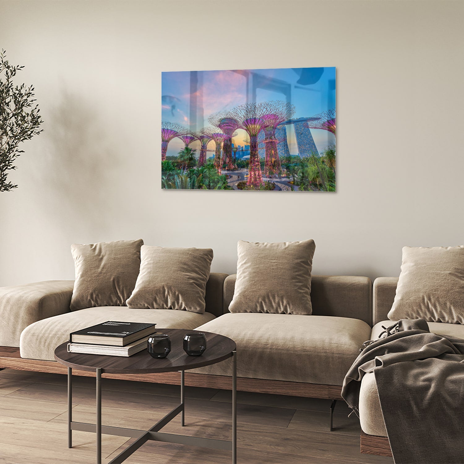 Glazen schilderij van de Boom van het Leven in Singapore met kleurrijke details