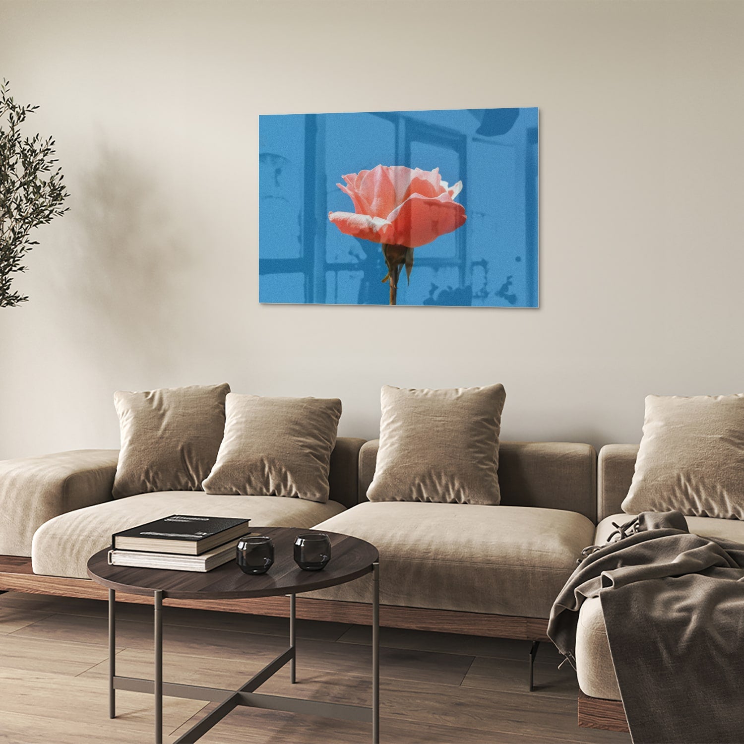 Glas schilderij van een roze roos op een blauwe achtergrond, geschikt voor wanddecoratie.