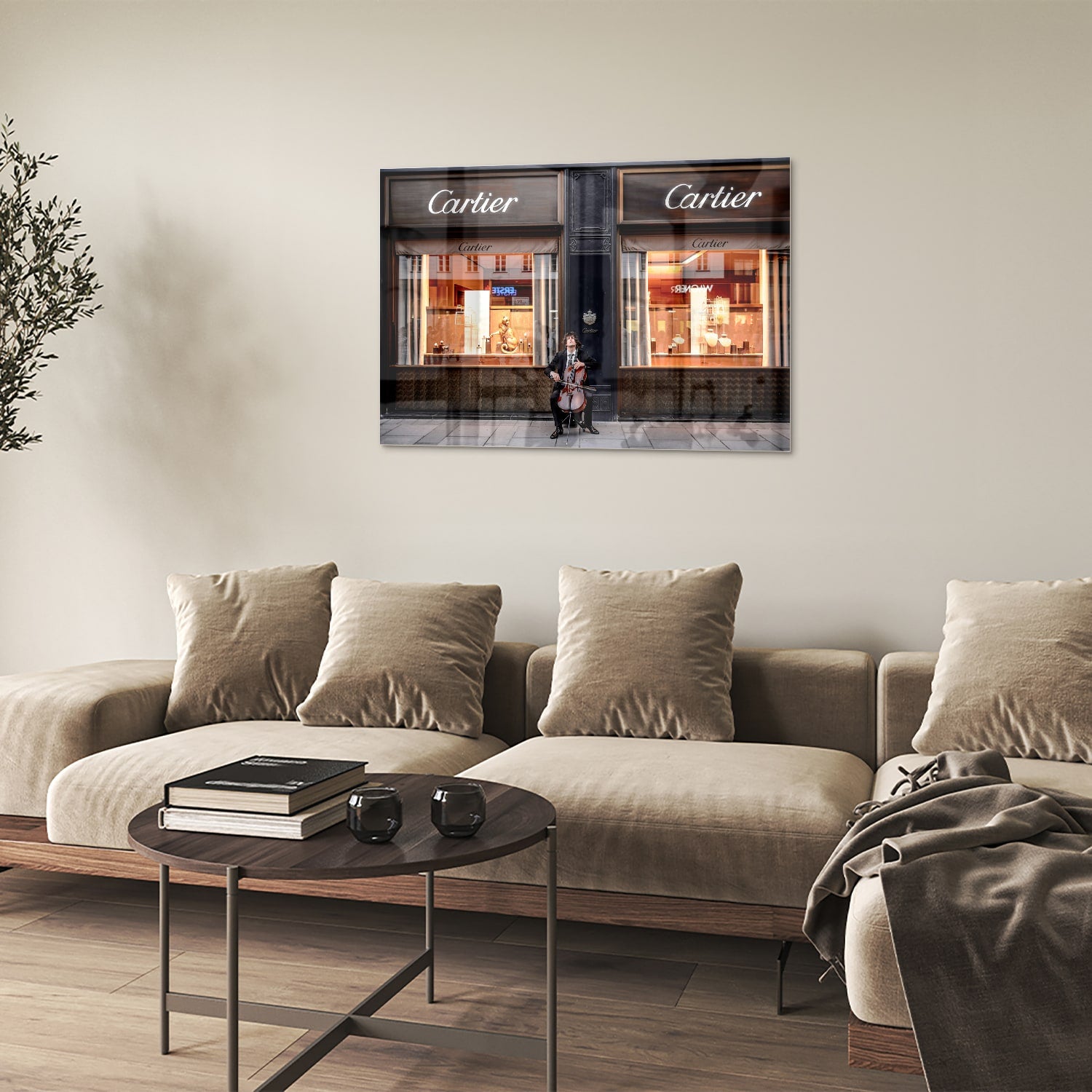 Luxe glazen schilderij van de Cartier winkel met elegantie en stijl.