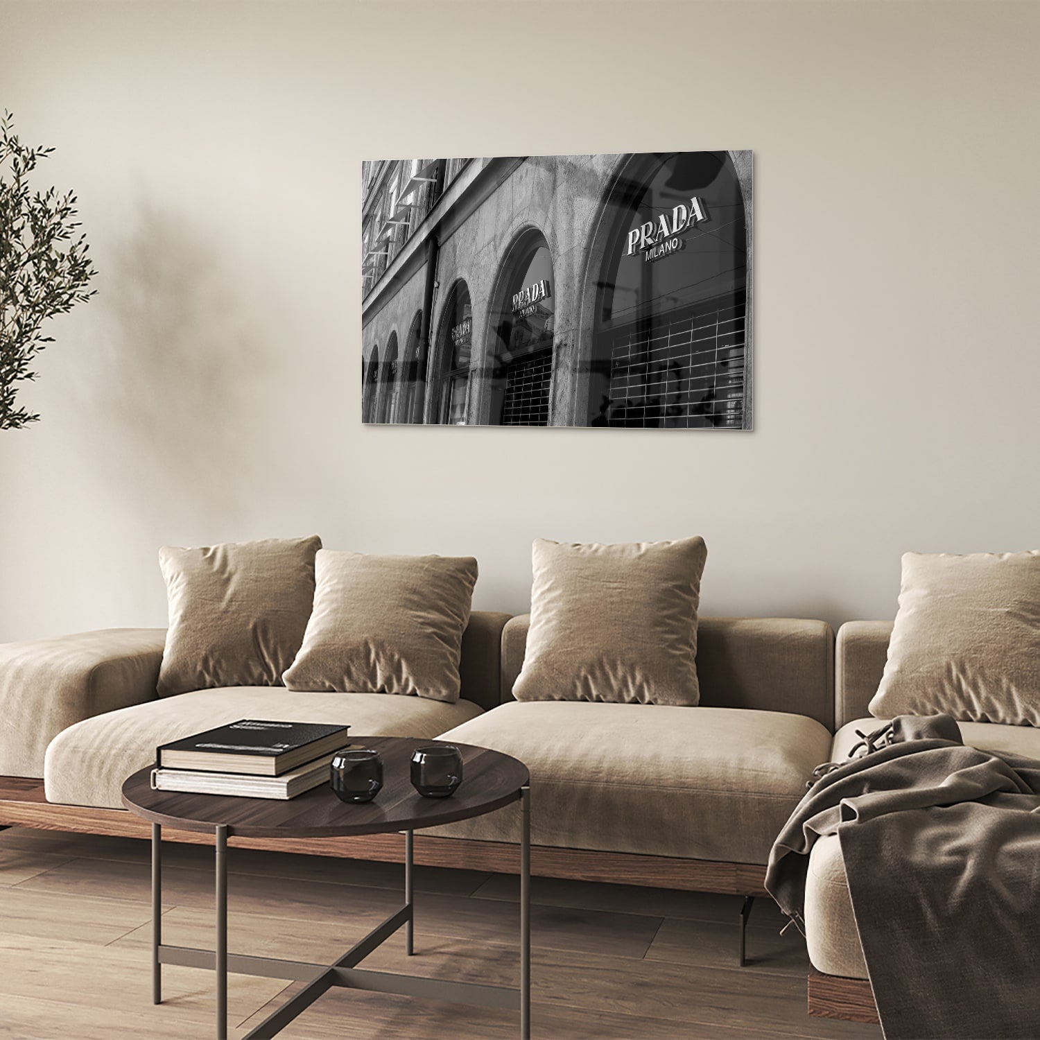 Glazen schilderij van een Prada etalage in zwart-wit, geschikt voor moderne interieurs.