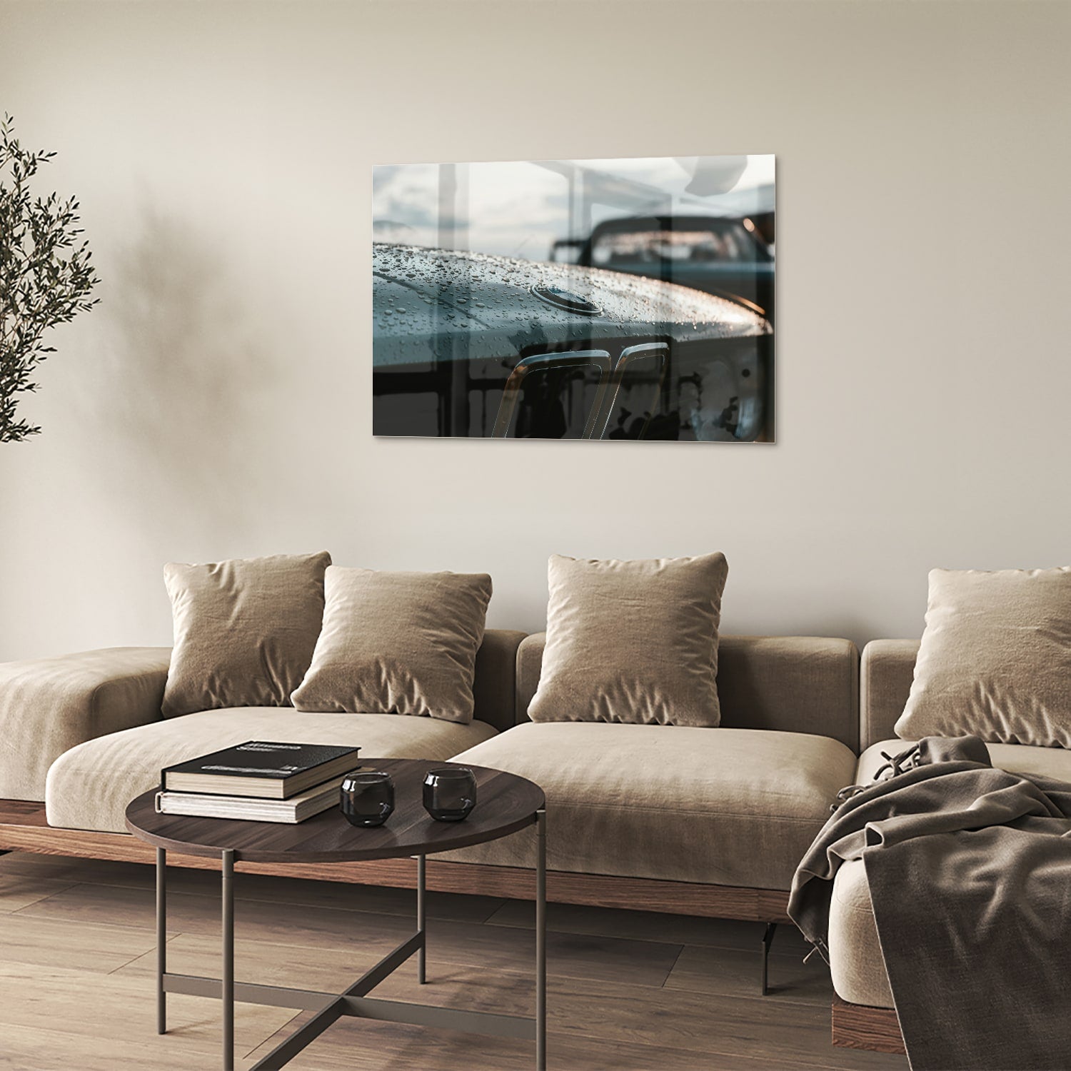 Glazen schilderij van een natte autoruit in een modern interieur
