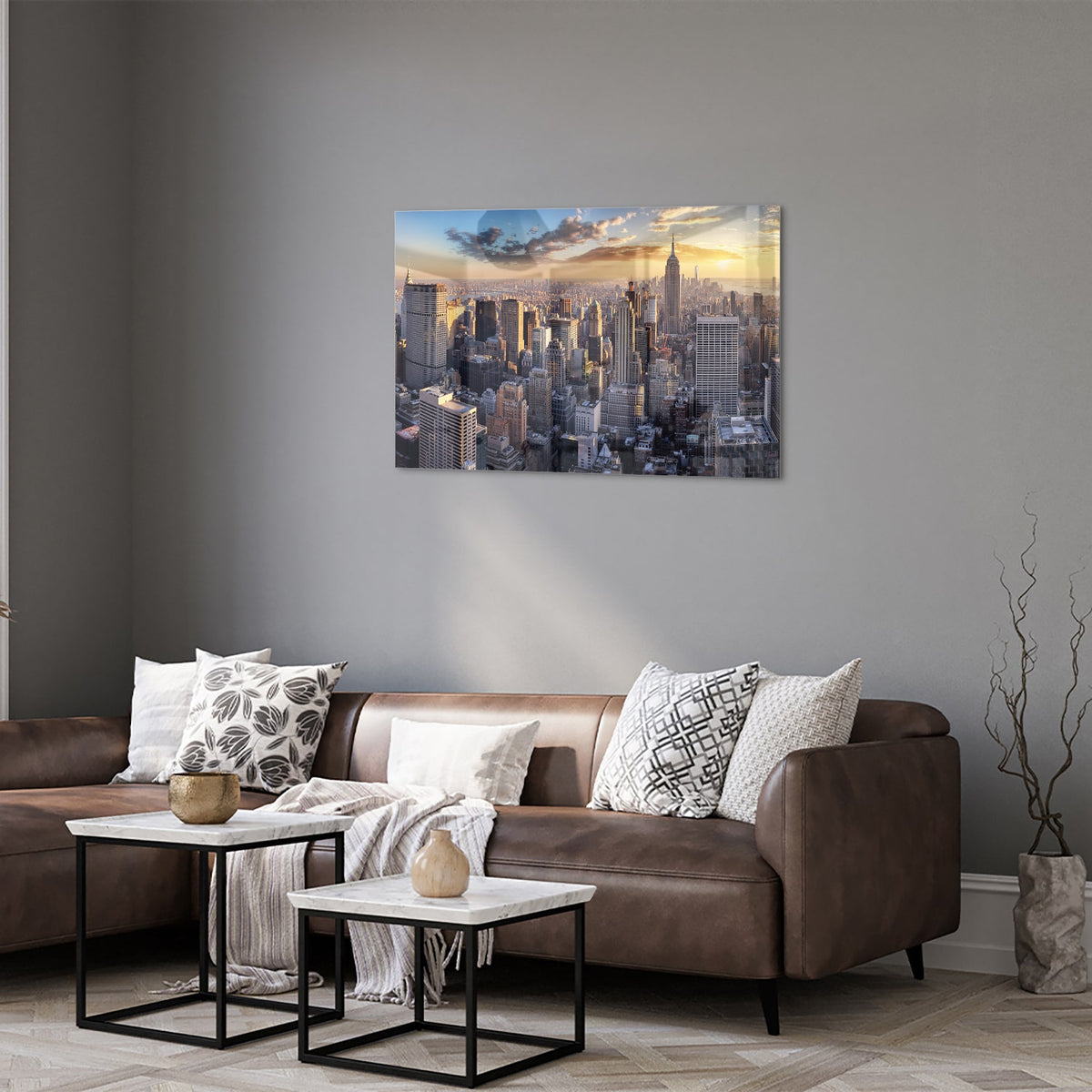 Glazen schilderij van de skyline van New York bij zonsondergang.