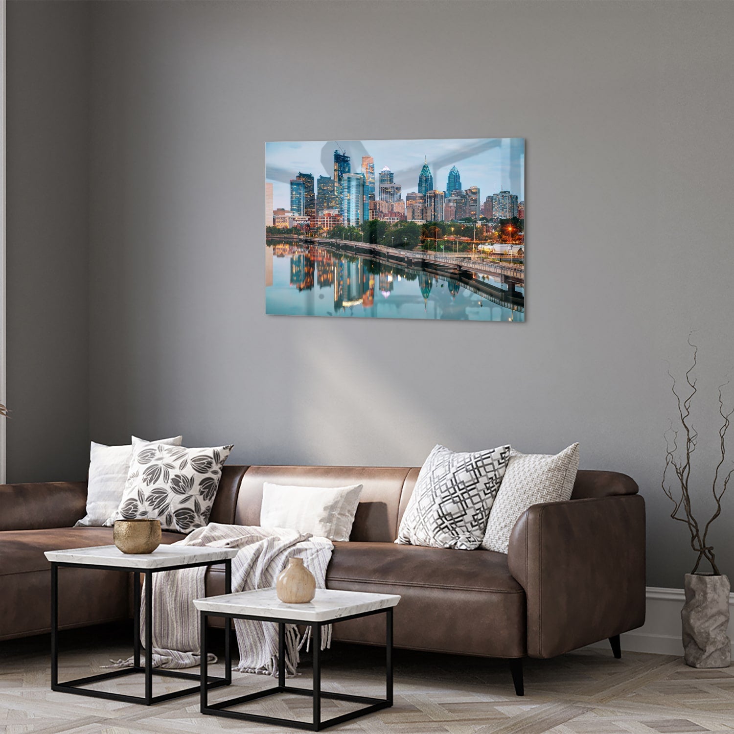Glazen schilderij met een stadsgezicht en reflecties in het water