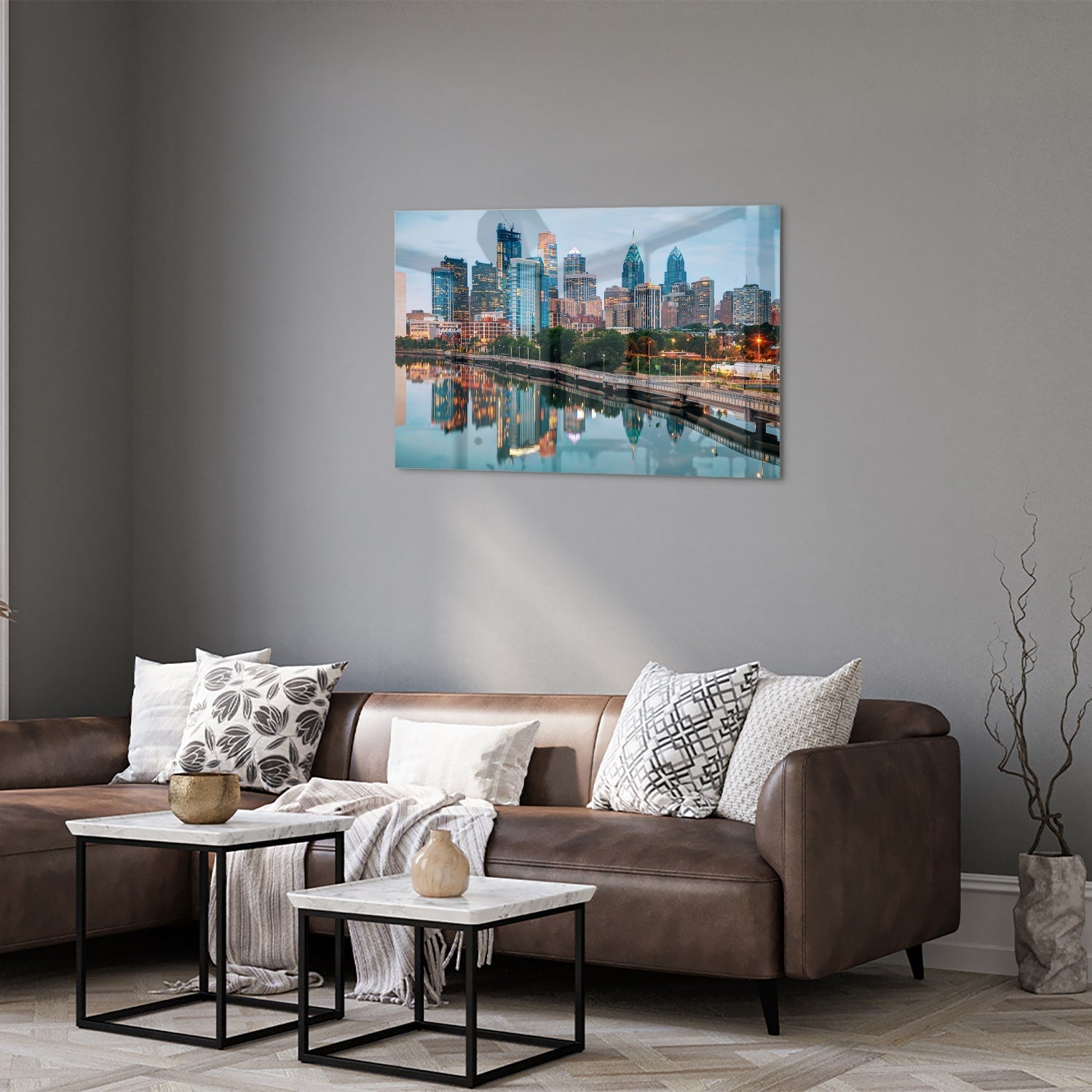 Glazen schilderij met een stadsgezicht en reflecties in het water