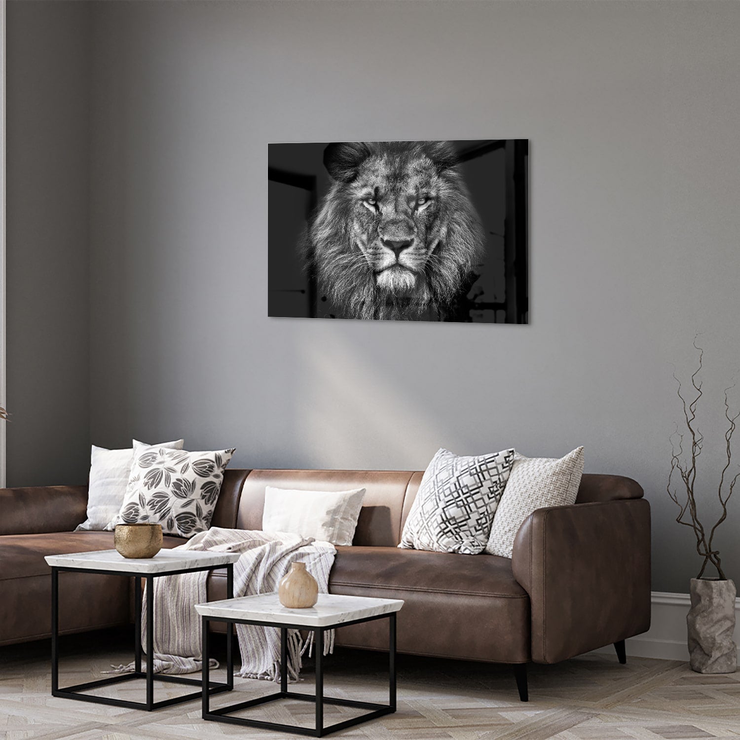 Glazen schilderij van een leeuw in zwart-wit, perfect voor wanddecoratie.