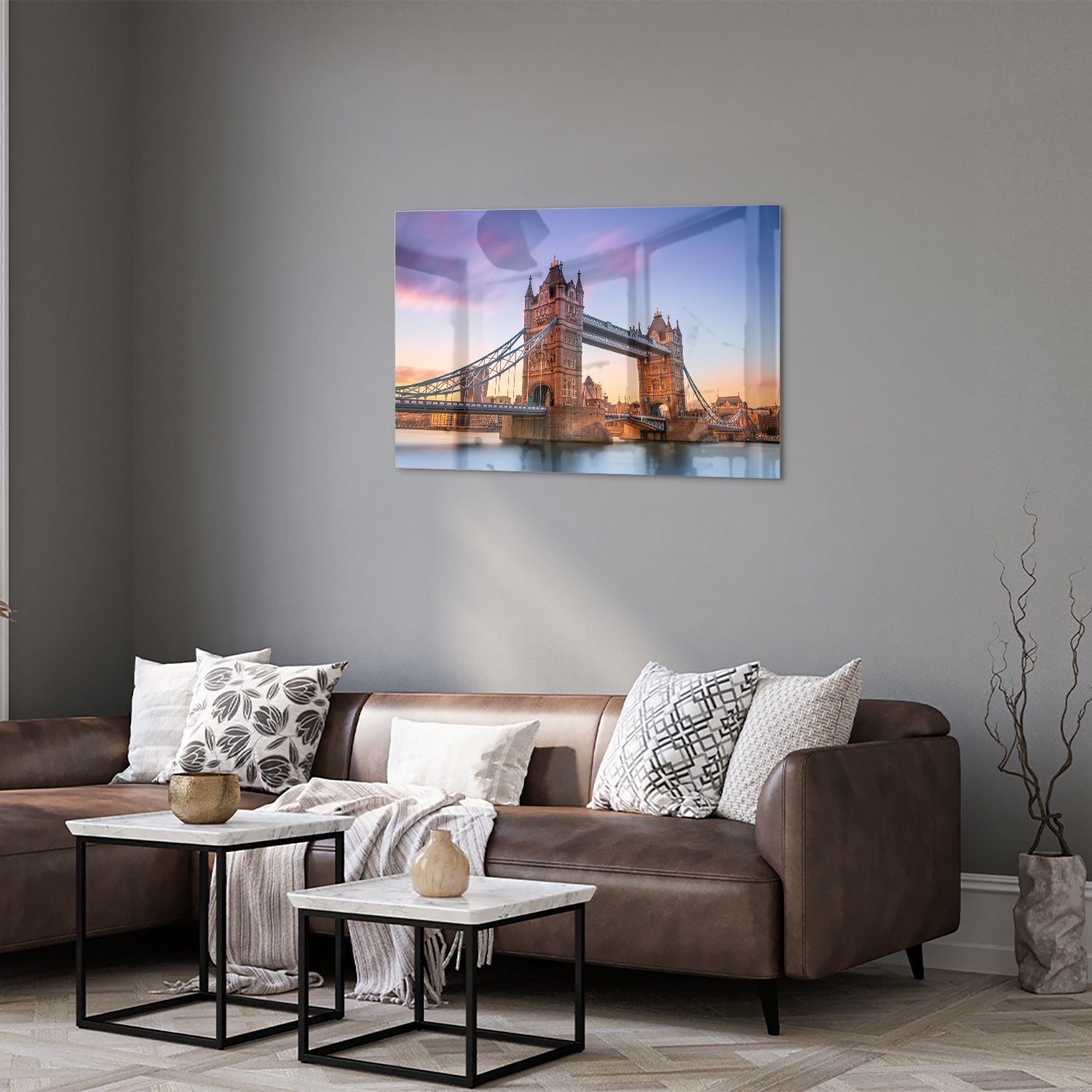 Glas schilderij van de Tower Bridge in Londen met een zonsondergang op de achtergrond.