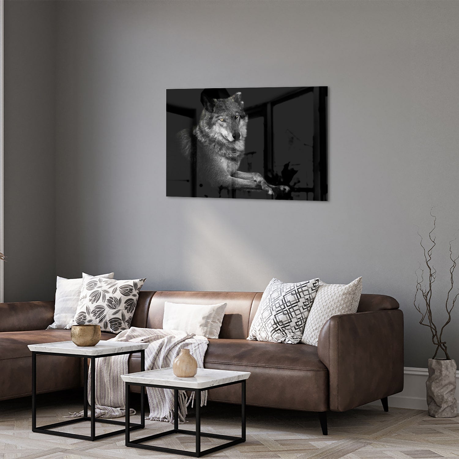 Glas schilderij van een wolf in zwart-wit, perfect voor wanddecoratie.