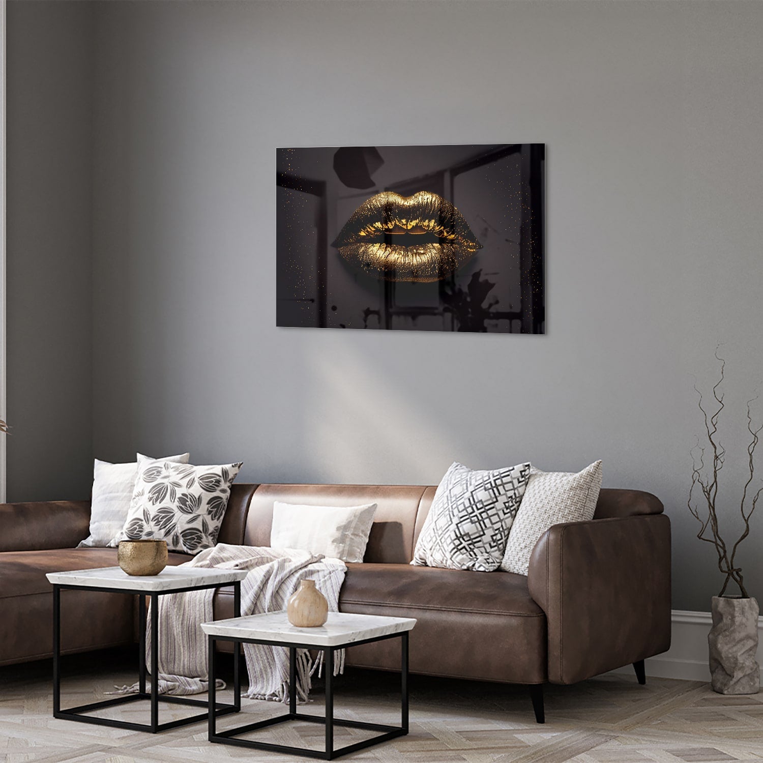 Glazen schilderij met gouden lippen, elegant voor in de woonkamer.