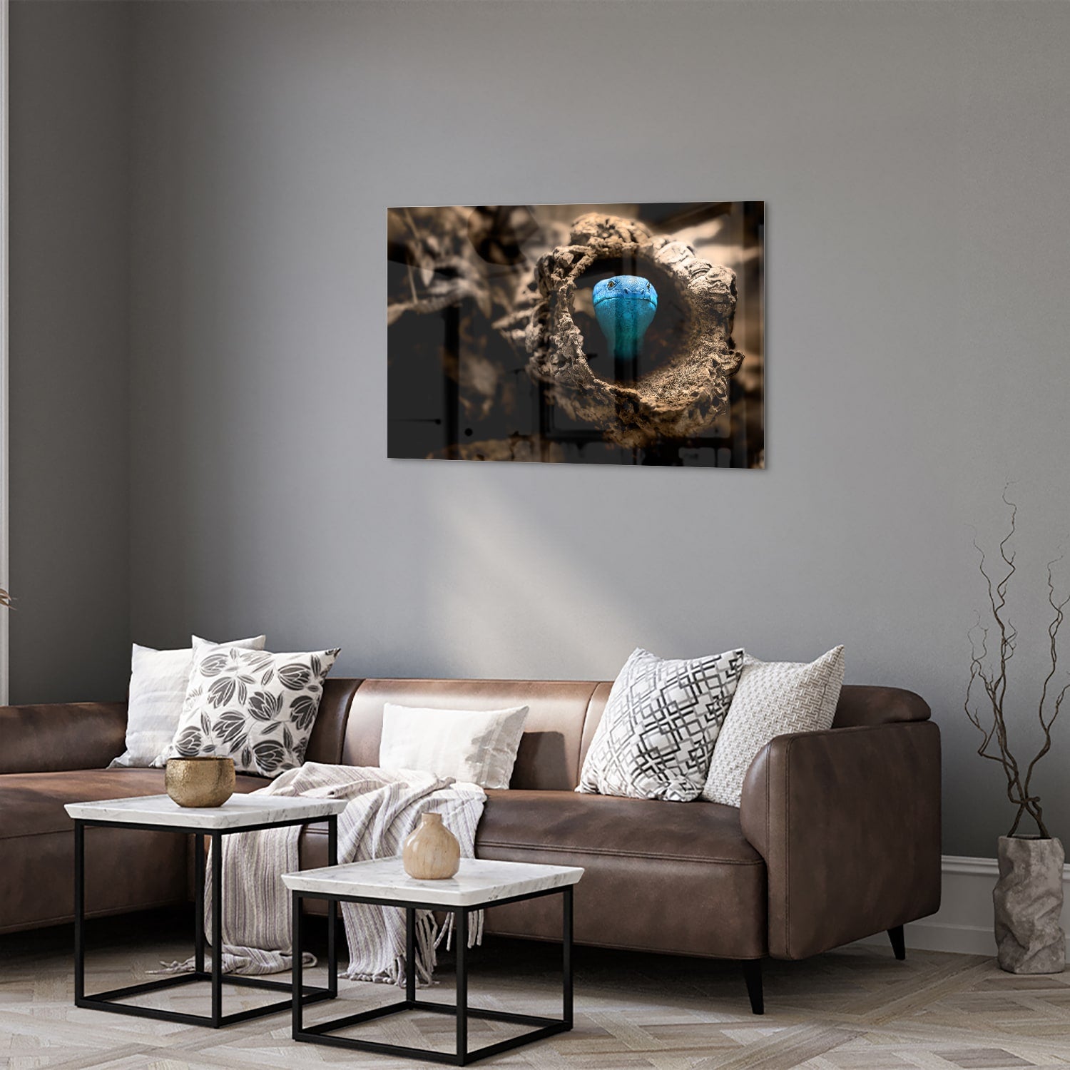 Glas schilderij met een blauwe parel in een nest, stijlvol en modern.