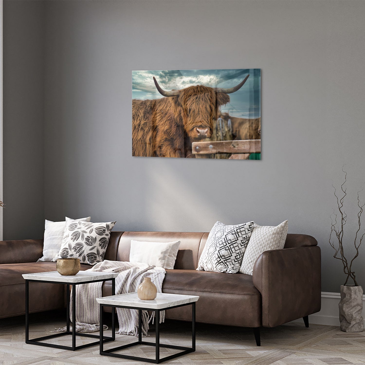Glas schilderij van een Highlander koe met een mooie achtergrond.