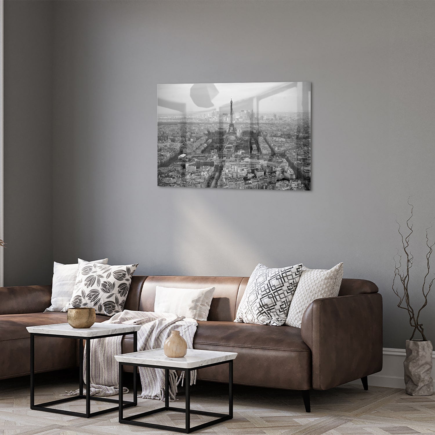 Zwart-wit glazen schilderij met uitzicht op de Eiffeltoren in Parijs