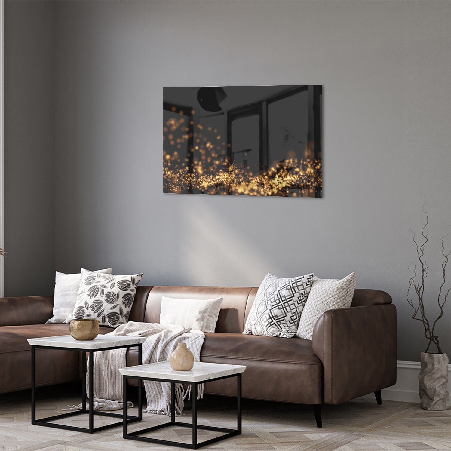 Glazen schilderij met gouden lichtpuntjes op een zwart vlak, ideaal voor moderne interieurs.