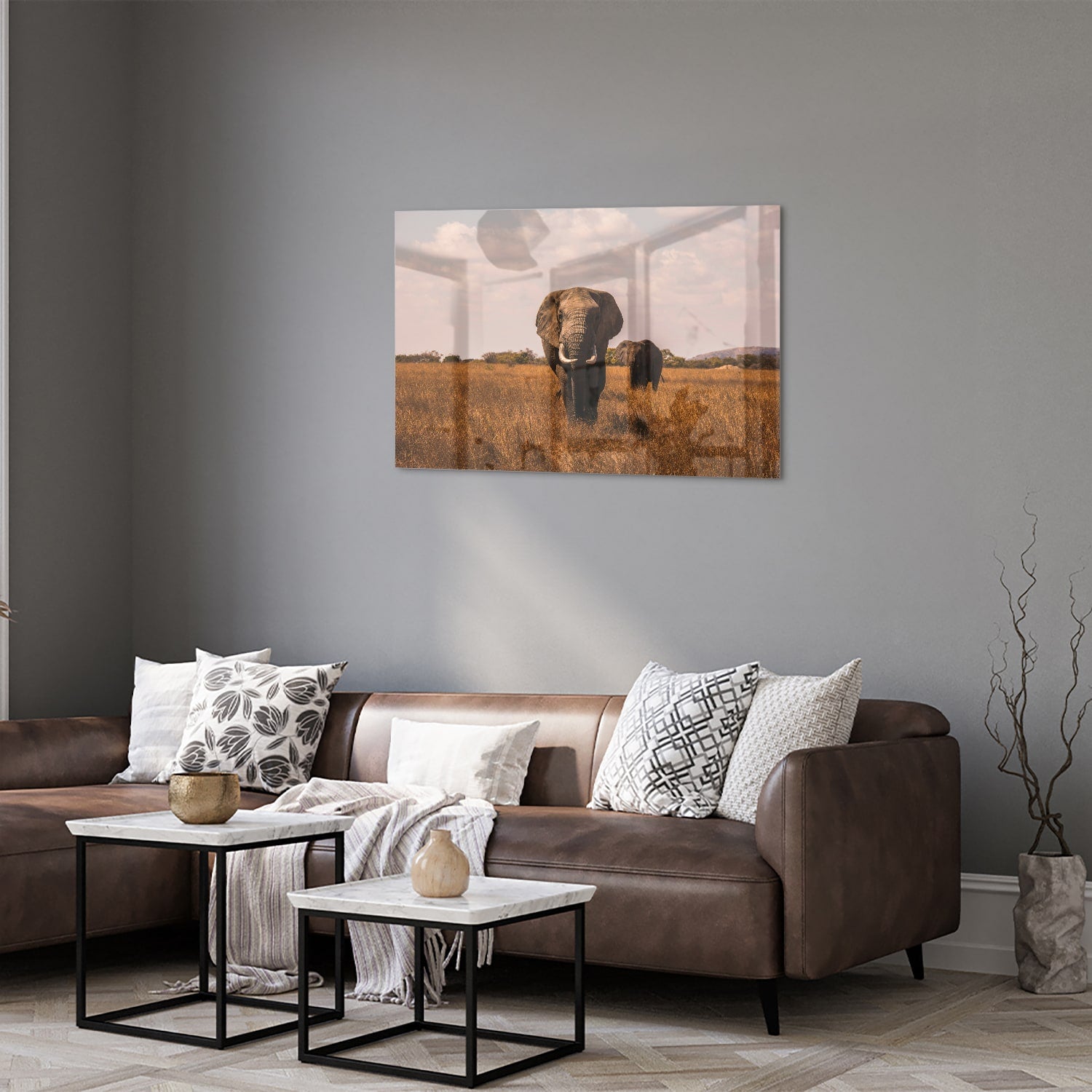 Glazen schilderij van twee olifanten in een gouden graslandschap