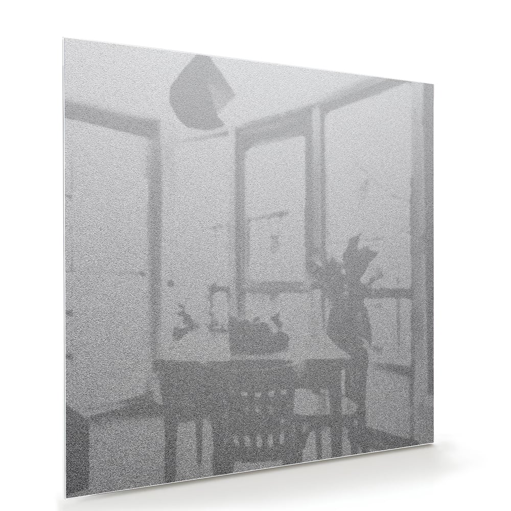 Minimalistisch glazen schilderij met reflecties, ideaal voor een modern interieur