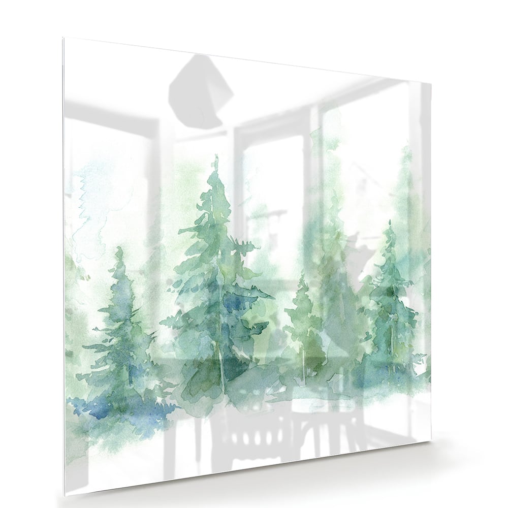 Glazen schilderij met groene dennenbomen aan de muur in een modern interieur.