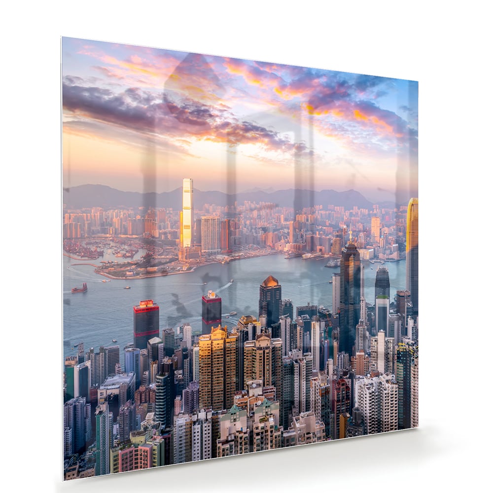 Glazen schilderij van een stadsgezicht met zonsondergang, perfect voor inrichting