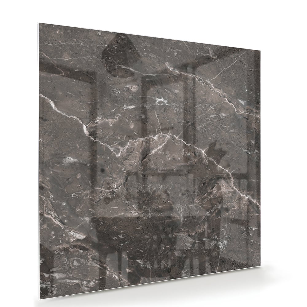 Glazen schilderij met marmerdesign in een moderne woonkamer