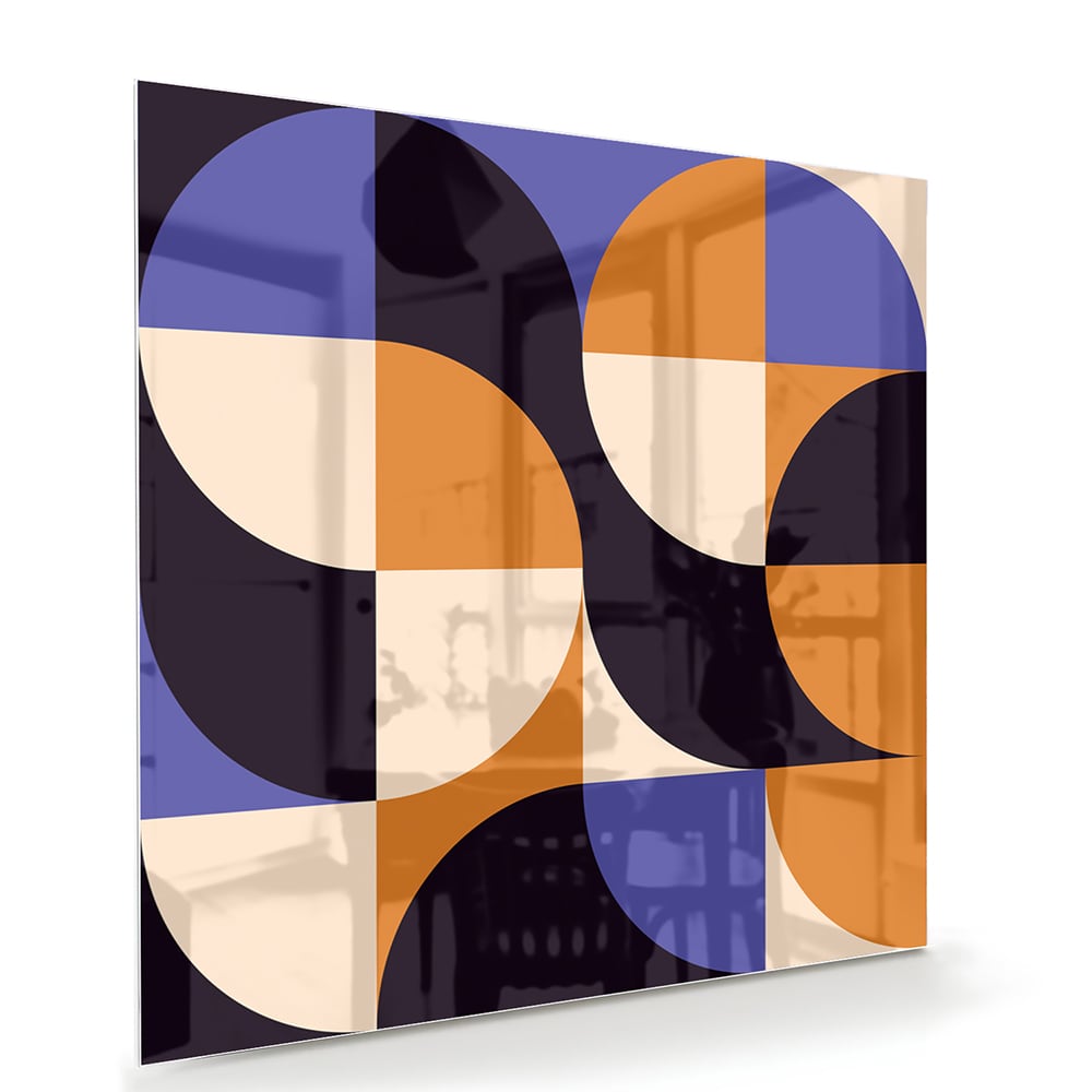 Abstract glazen schilderij met blauwe en oranjekleurige vormen, perfect voor moderne interieurs.
