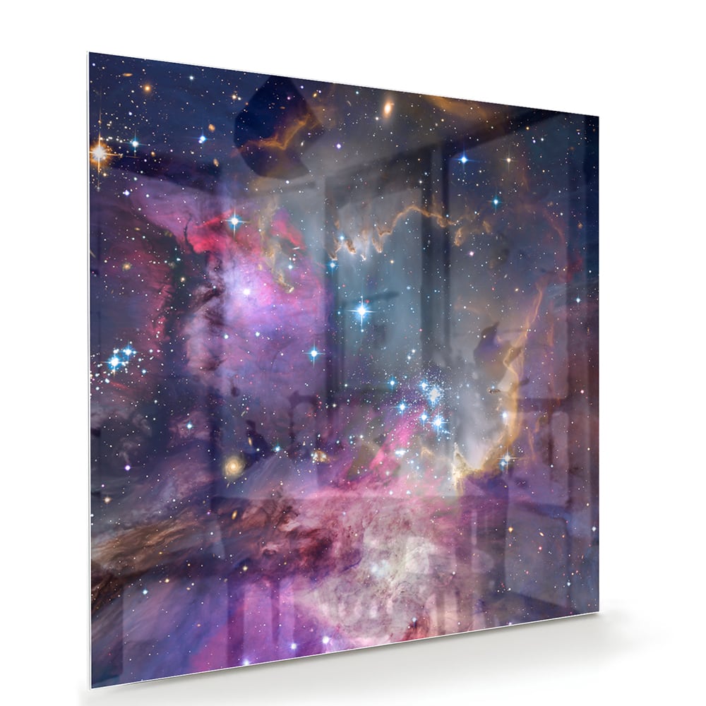 Glazen schilderij met een prachtig universum en sterren op een wand