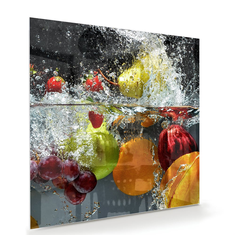 Glazen schilderij met kleurrijk fruit en sprankelend water