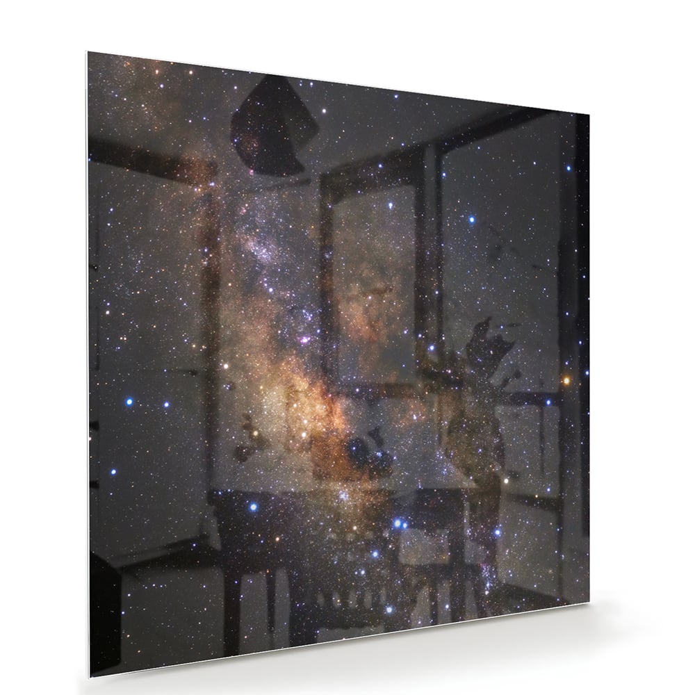 Glazen schilderij van het universum met sterren en nevels