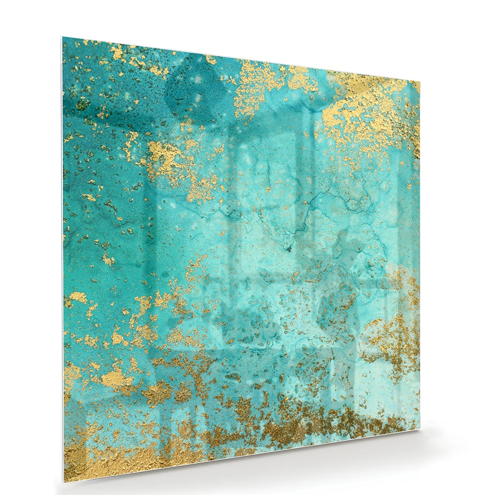 Glazen schilderij met turquoise en gouden accenten aan de muur