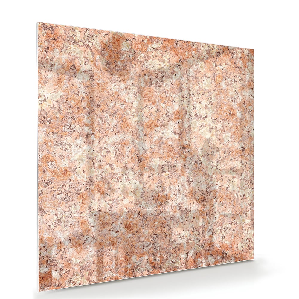 Glazen schilderij in zacht roze en goud aan de muur boven een houten kast