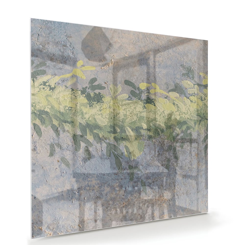 Glazen schilderij van gele bloemen in een lichte kamer