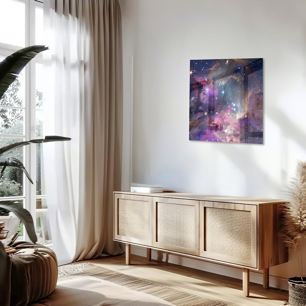 Glazen schilderij met een prachtig universum en sterren op een wand