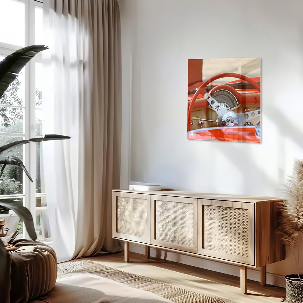 Glazen schilderij van een retro auto interieur met een rood stuur