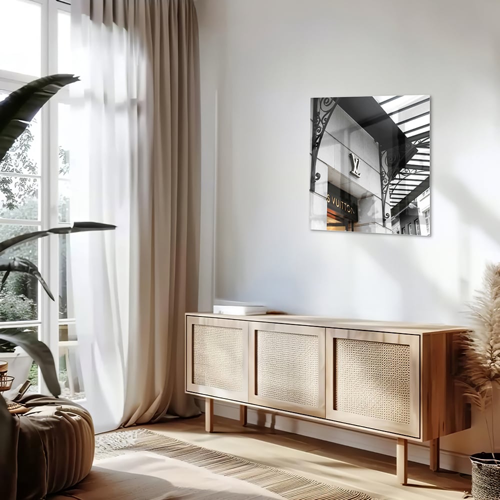 Glazen schilderij van luxe boetiek in zwart-wit, perfecte wanddecoratie.