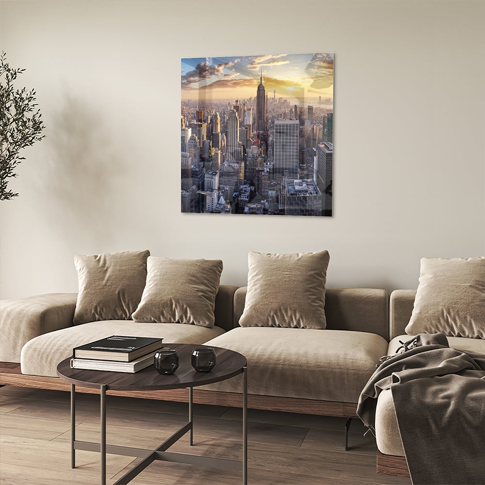 Glazen schilderij van de skyline van New York bij zonsondergang.