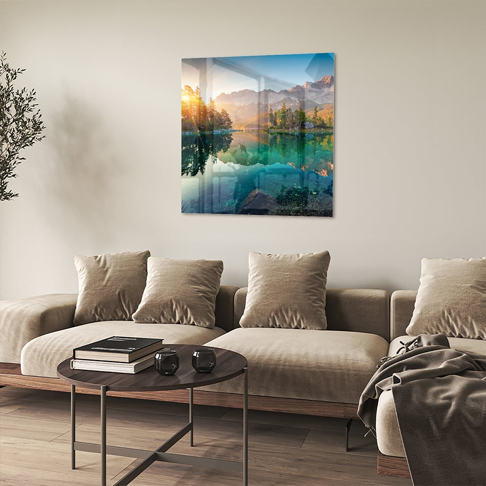 Glazen schilderij van een berglandschap met reflectie in het meer.