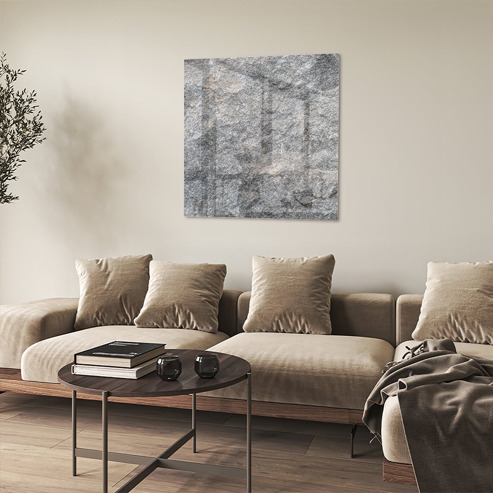 Glazen schilderij met abstracte textuur op muur in moderne woonkamer