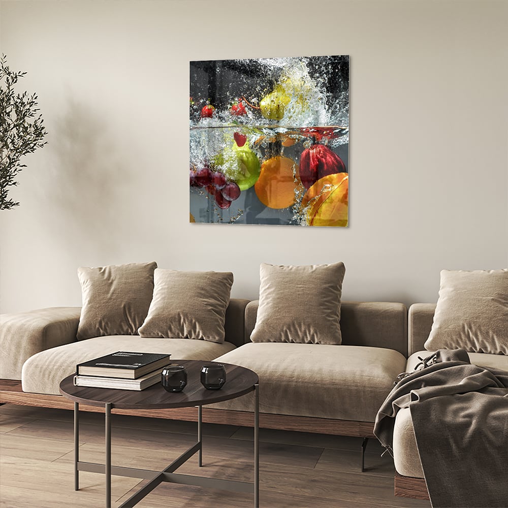Glazen schilderij met kleurrijk fruit en sprankelend water