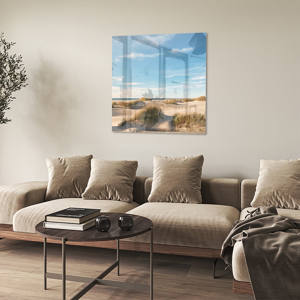 Glazen schilderij met duinen en een heldere blauwe lucht