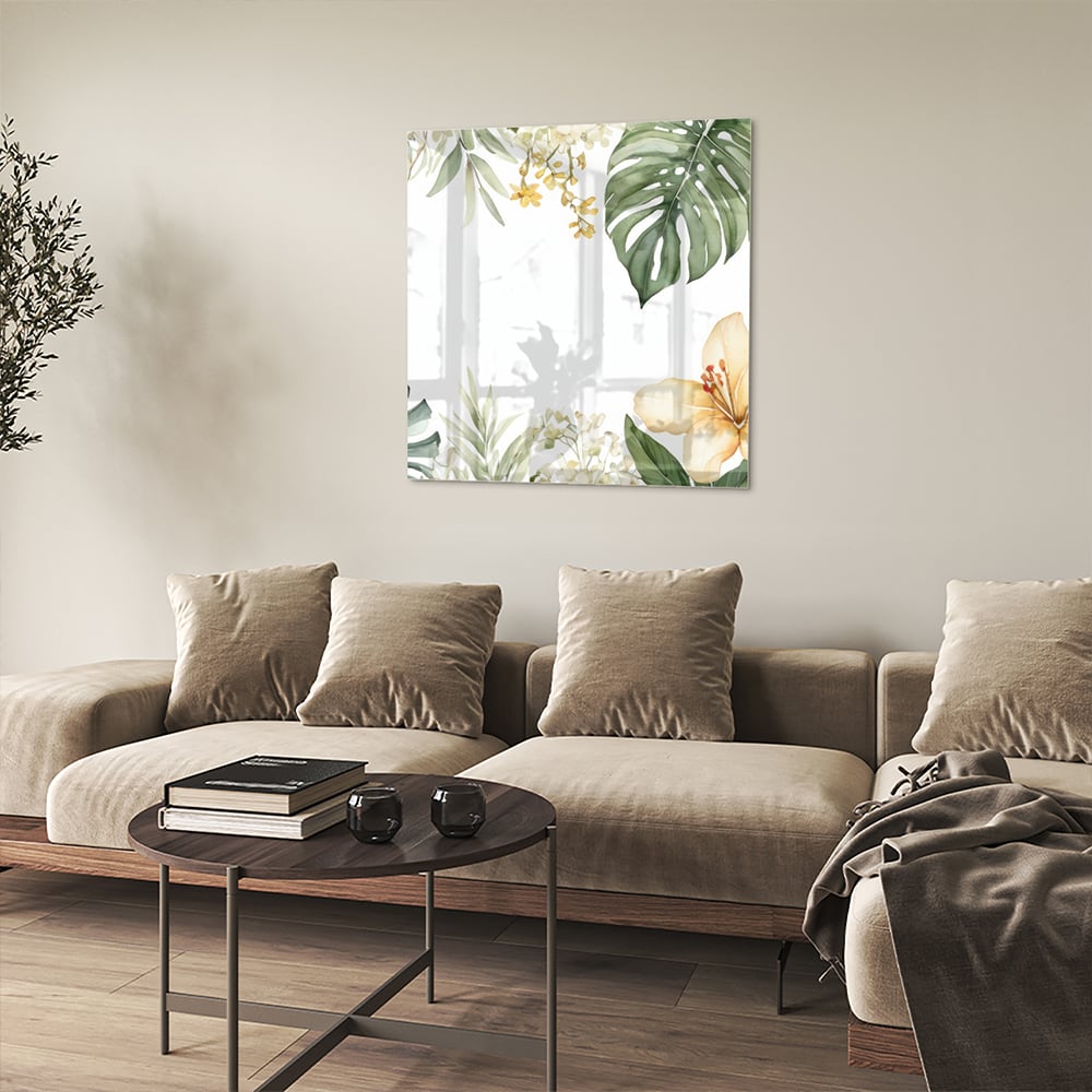 Glazen schilderij met tropische bladeren en botanische elementen aan een witte muur.