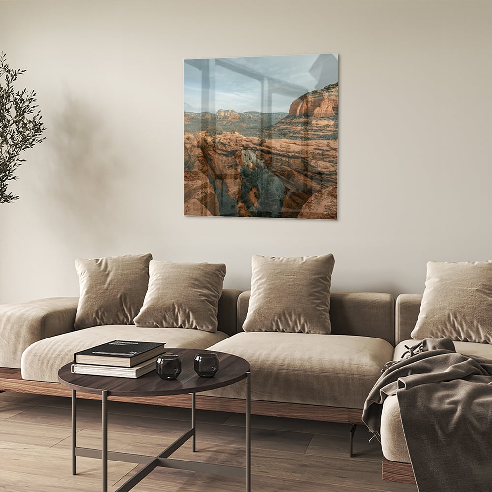 Glazen schilderij van berglandschap in warme aardetinten