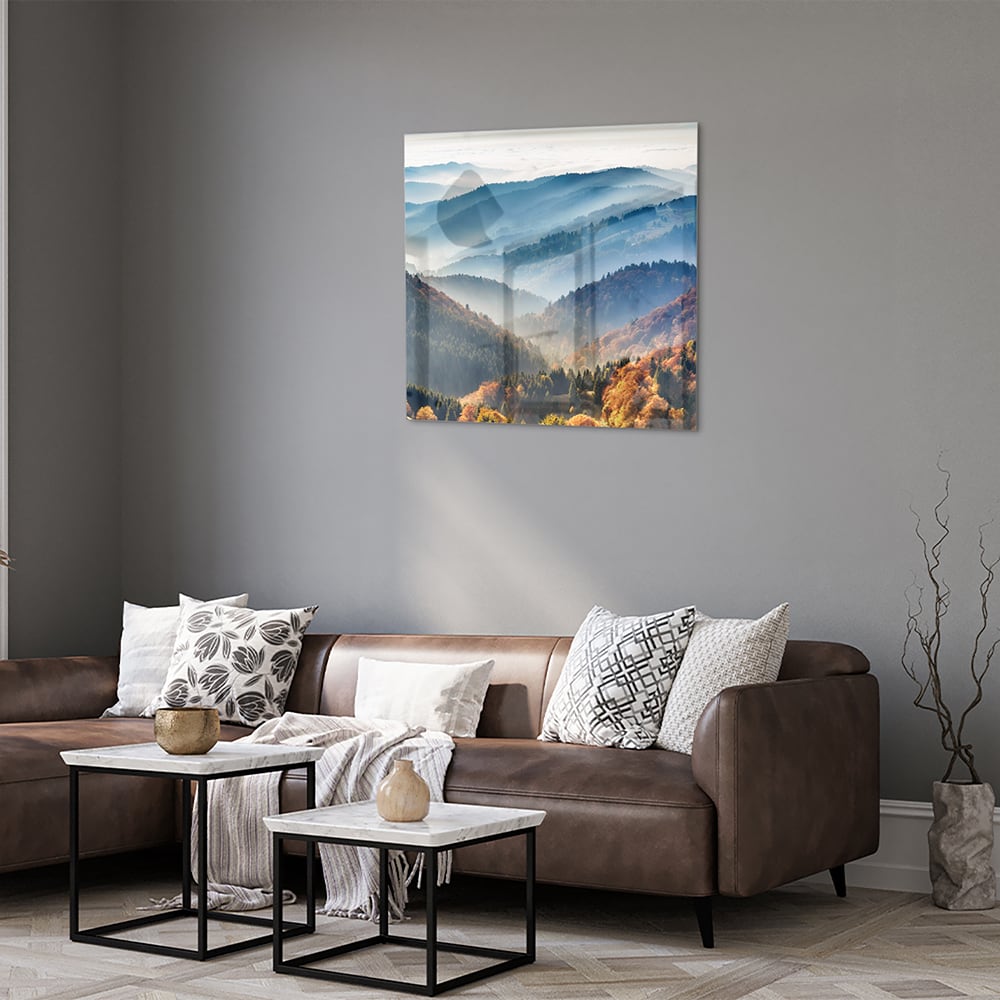 Glazen schilderij met een adembenemend berglandschap in warme herfstkleuren