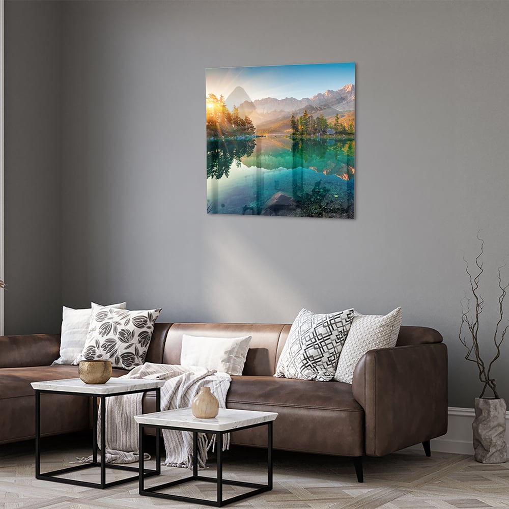 Glazen schilderij van een berglandschap met reflectie in het meer.